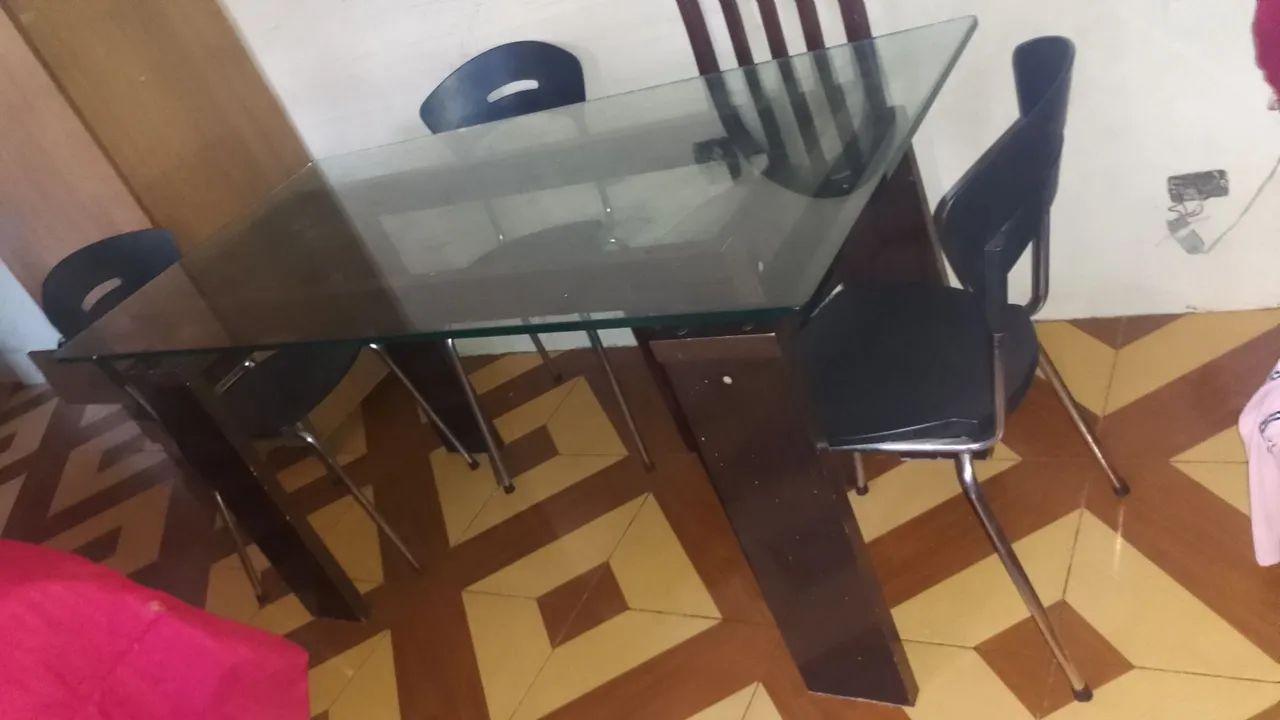 Mesa com tampo de vidro - Foto 3