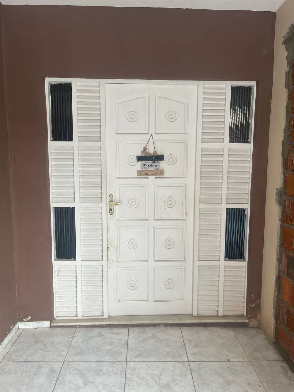 Portas, Janelas e grades.