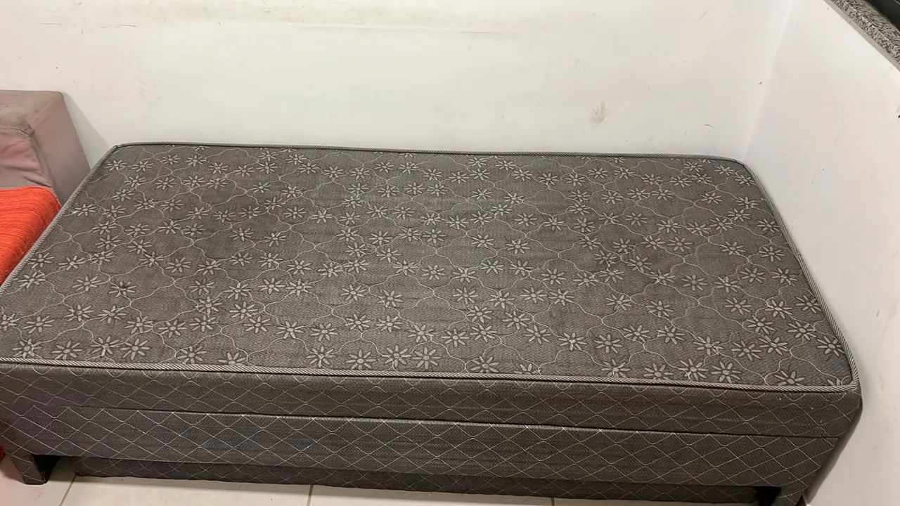 Cama solteiro com baú 