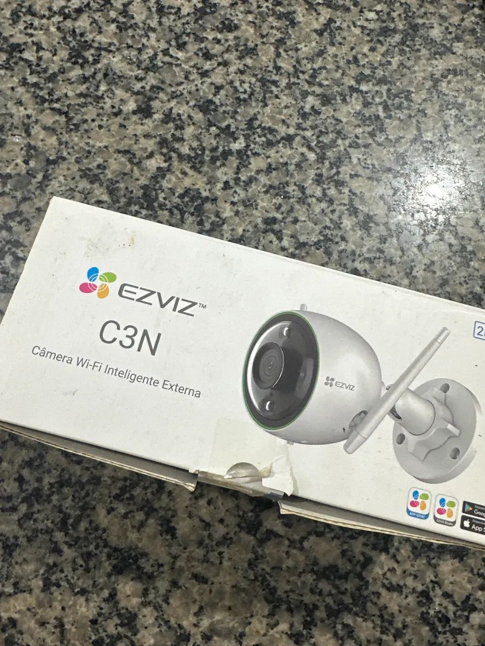 Câmera full Hd com Wi-Fi nova na caixa 
