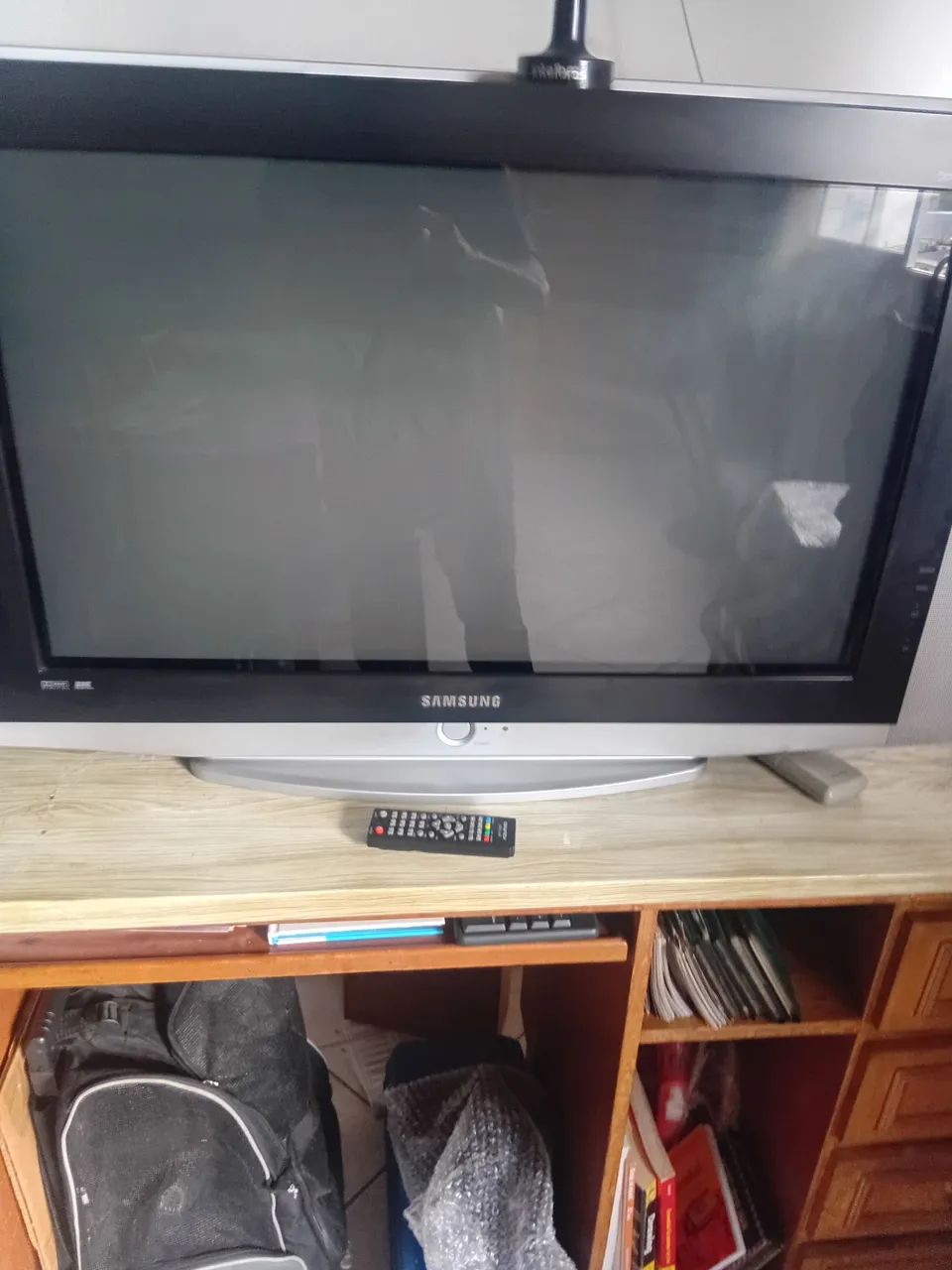 Tv Samsung 30 polegadas com conversor digital e  controle remoto  - Foto 2