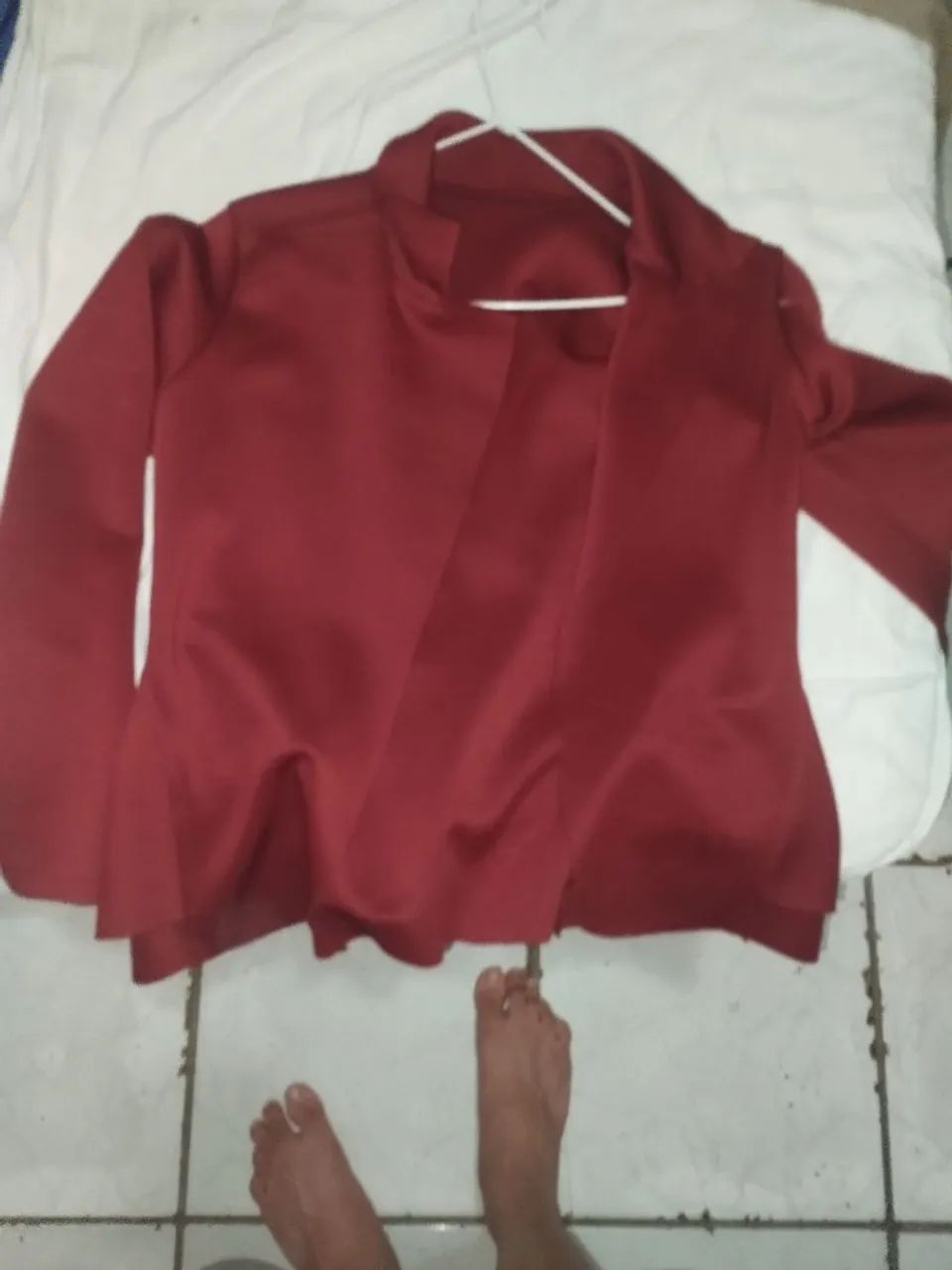 Blase feminino na cor vermelho