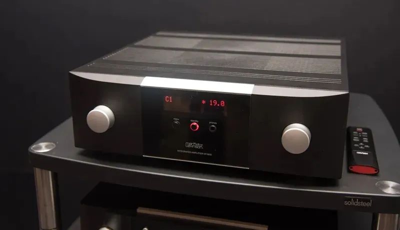 Integrado Mark Levinson 5805 1