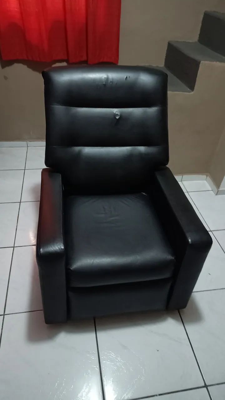 Poltrona Reclinável Preta Corino