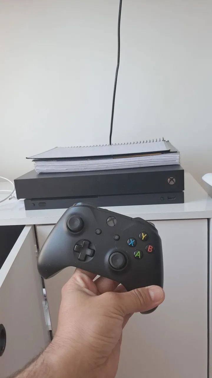 Xbox One X 1TB - Foto 2