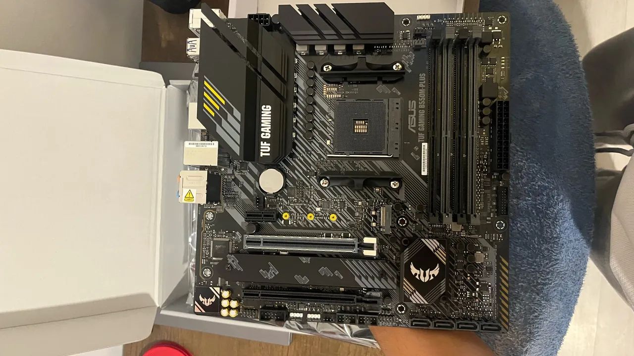 Placa mãe Asus TUF B550M-PLUS - Foto 3