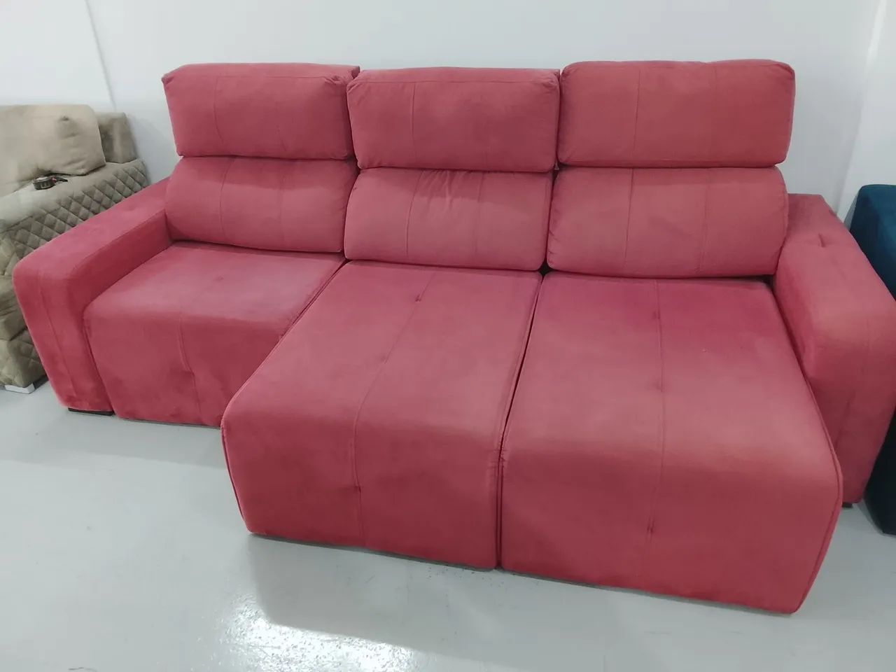 Sofá retrátil e reclinável medindo 2.50 - Foto 3