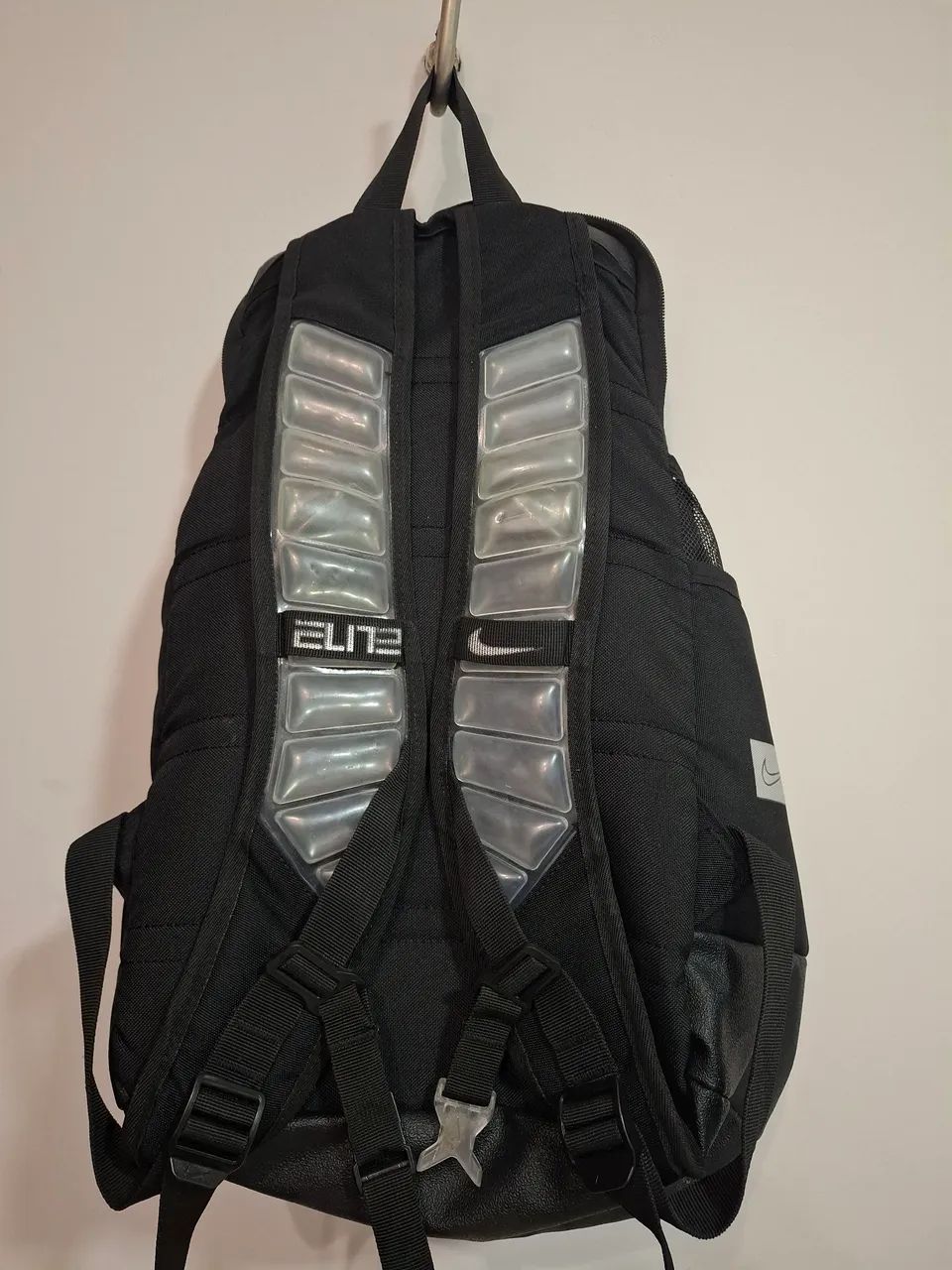 Mochila nike ELITE! capacidade para +40l , + de 5 compartimentos. - Foto 2