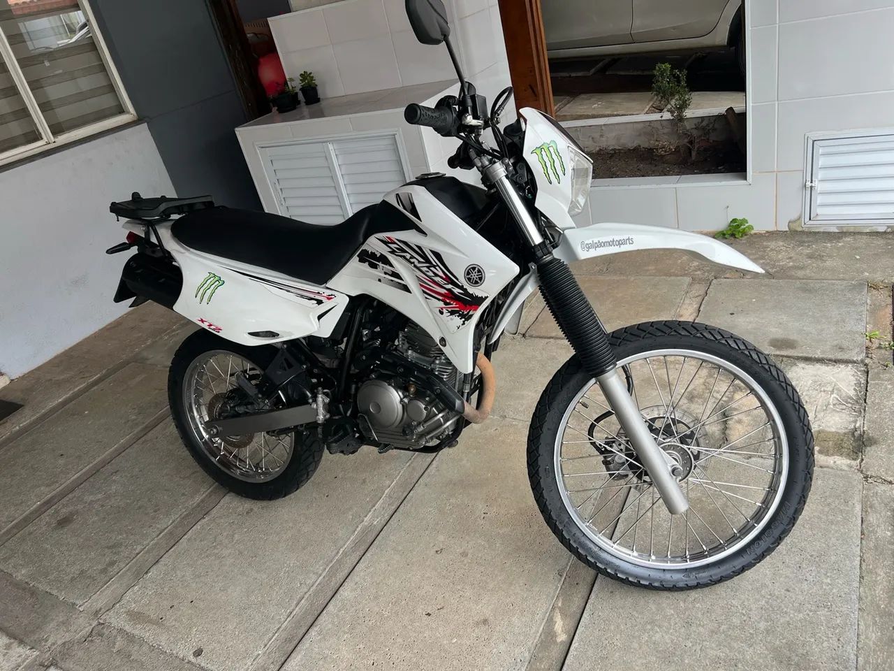 Lander 250 - Branca 