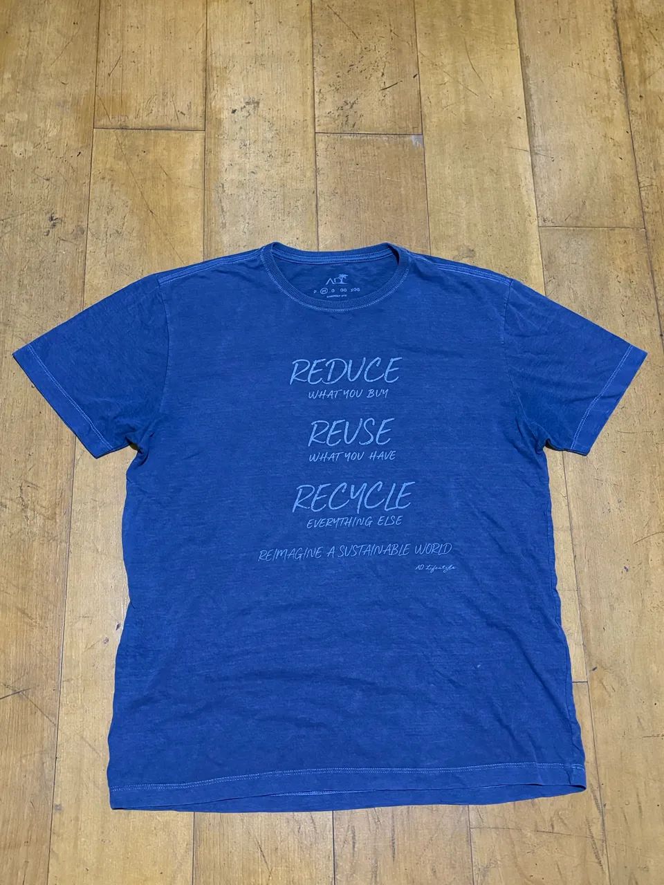 Camiseta Ad semi nova
