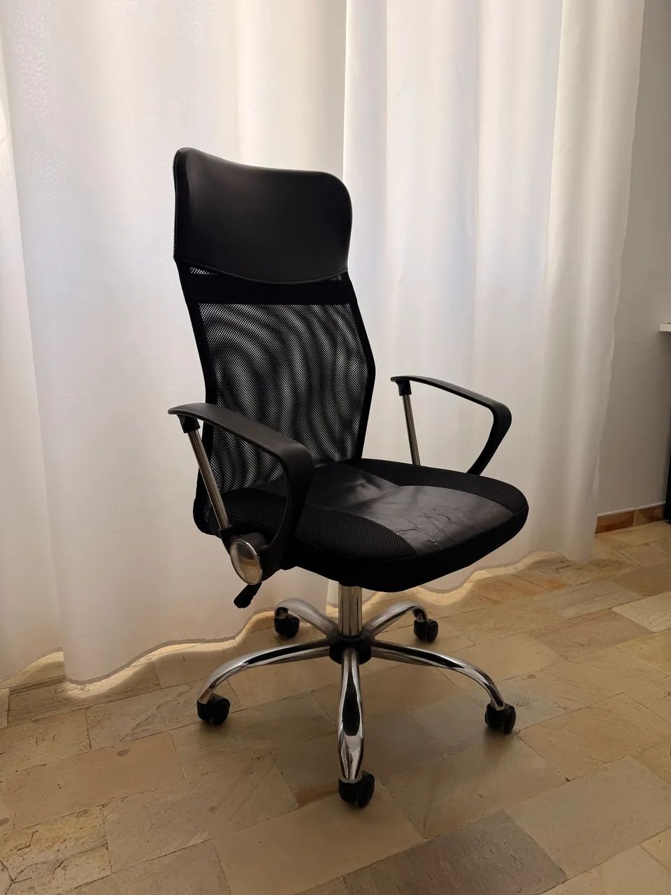 Cadeira de escritório confortável 