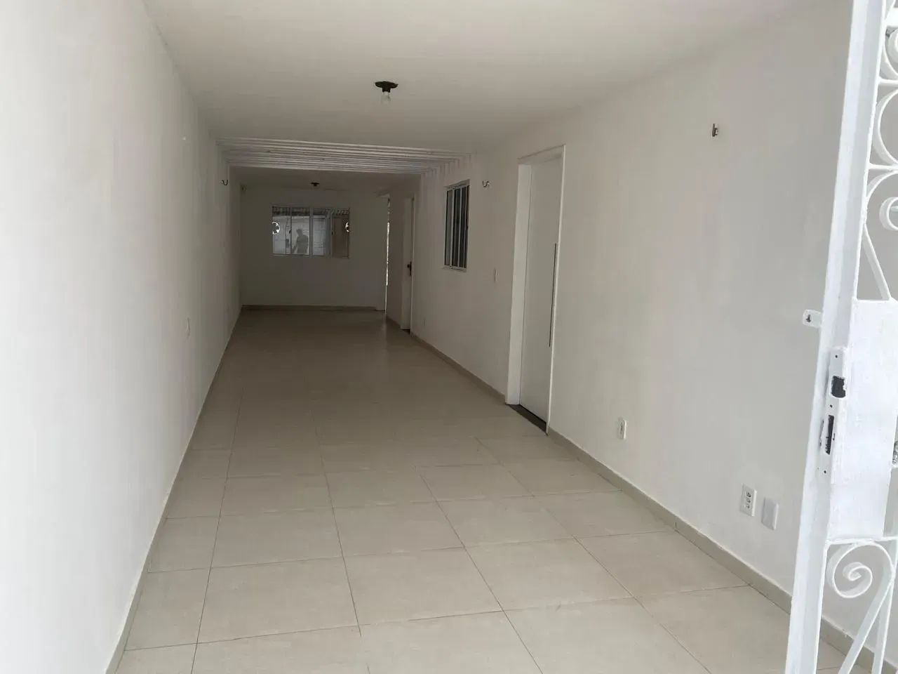 Alugo Casa Super Ampla no Cohajap - Foto 2