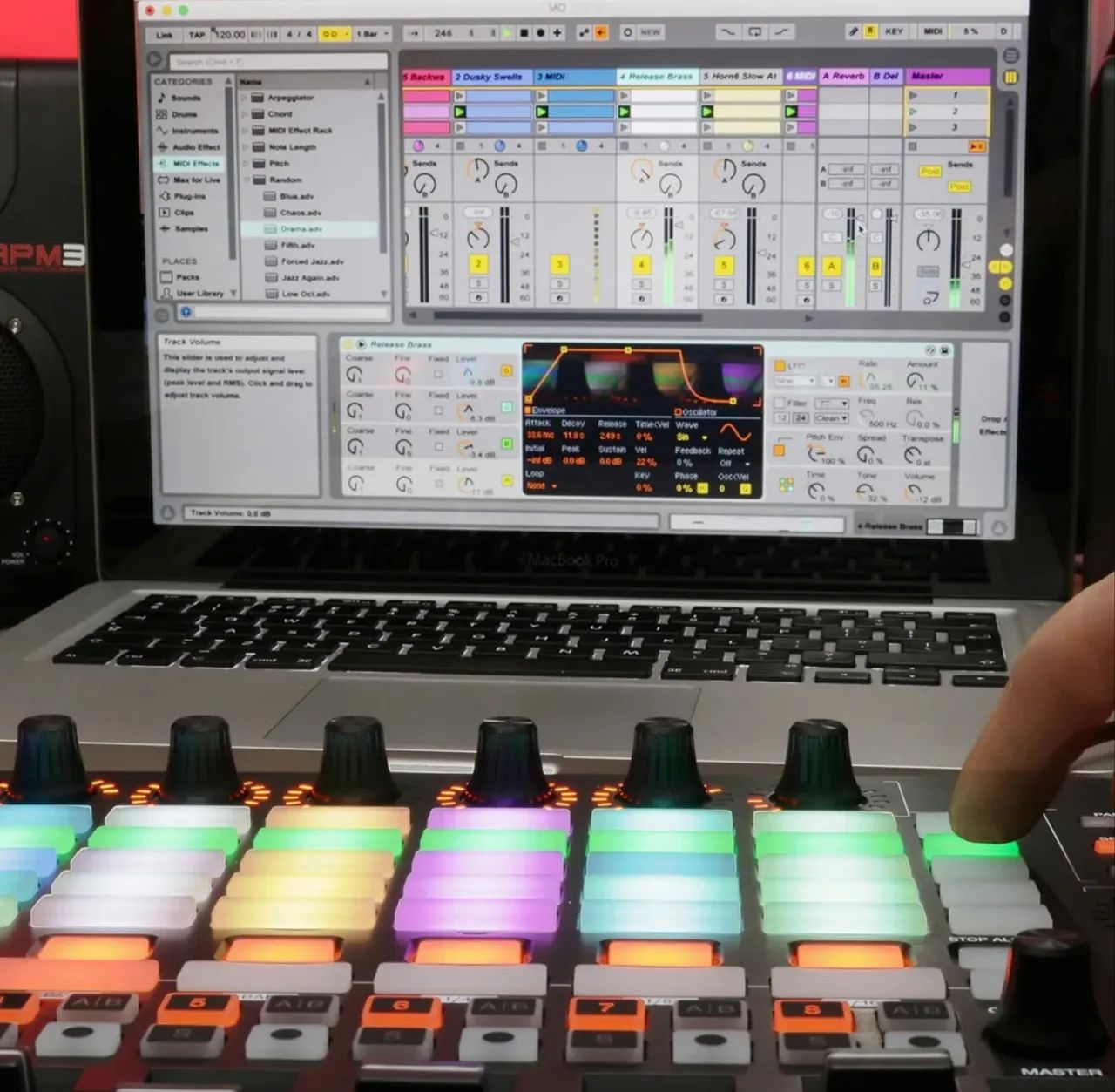 Controlador AKAI APC MK 32  - Foto 4