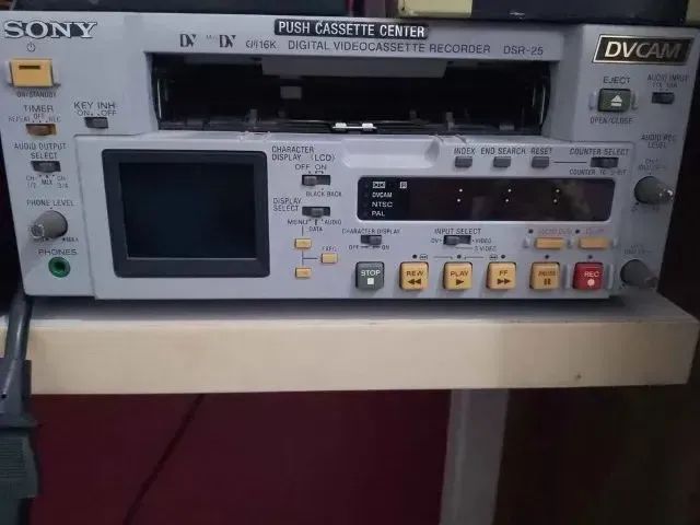 Sony DSR-25 DVCAM / DV / MiniDV - Player & Gravador Profissional NTSC - Foto 2