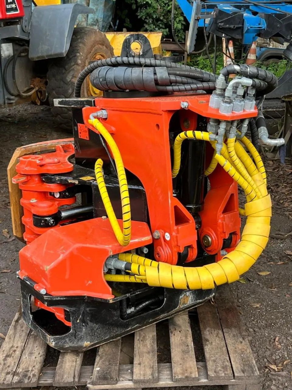 Garra florestal multifuncional