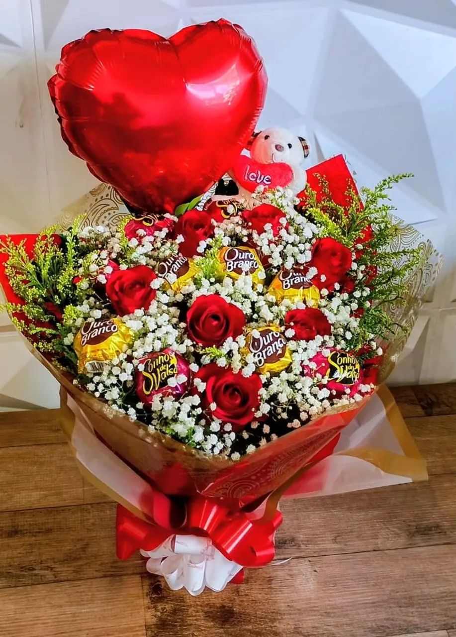 Buque de rosas com bombom
