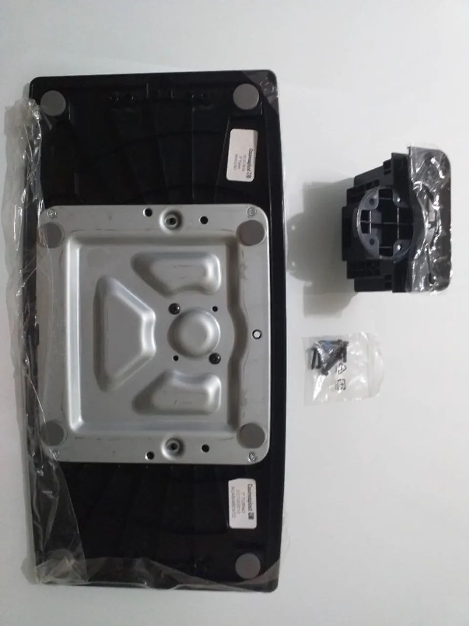 Base para televisão LG de 32 polegadas fabricante COSMOSPLAT nova na embalagem. - Foto 3
