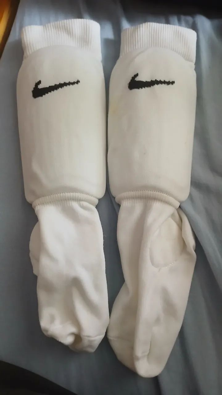 Caneleira Nike Nova e Nunca usada com Etiqueta 