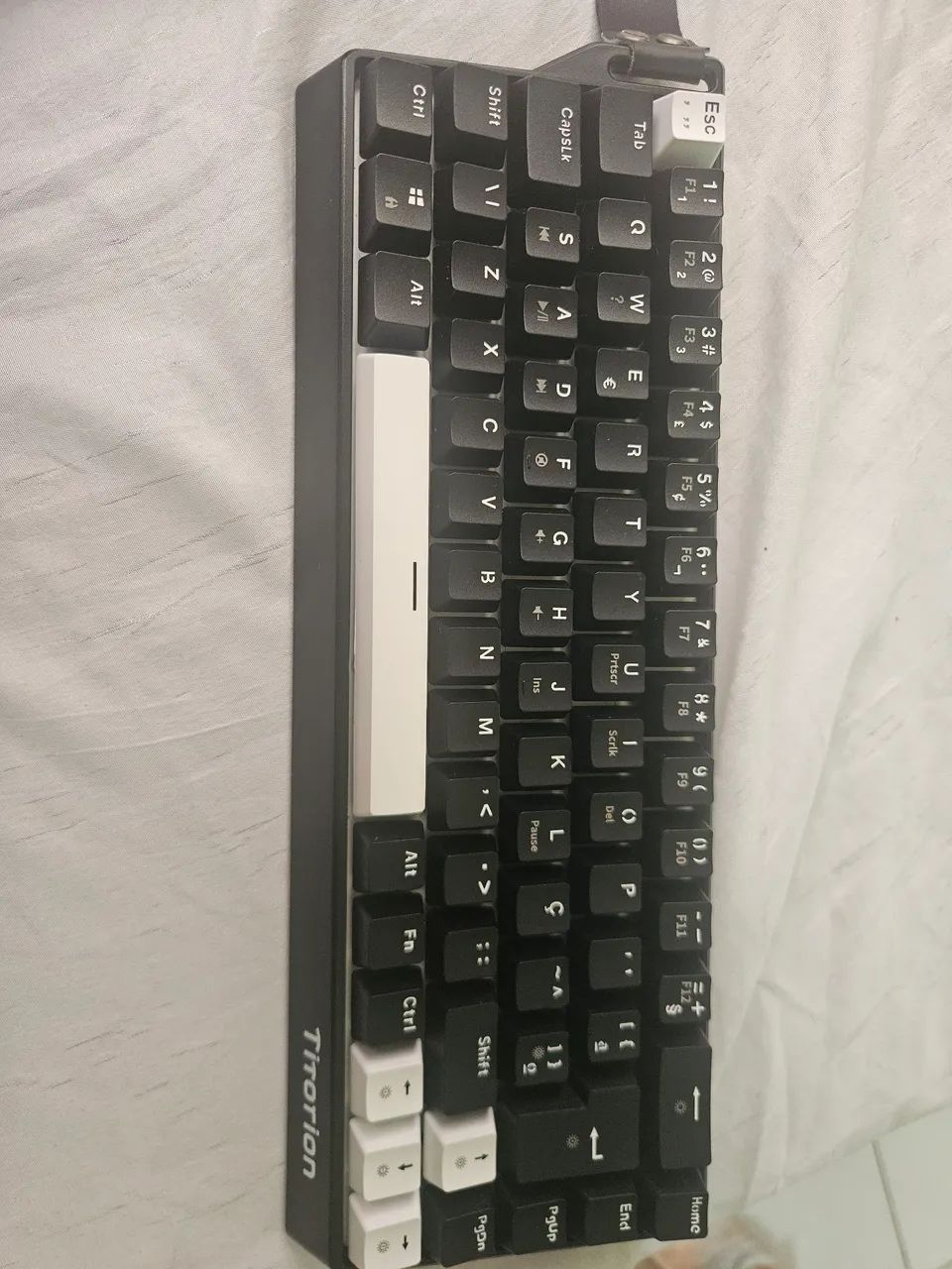 Vendo teclado magnetico danificado