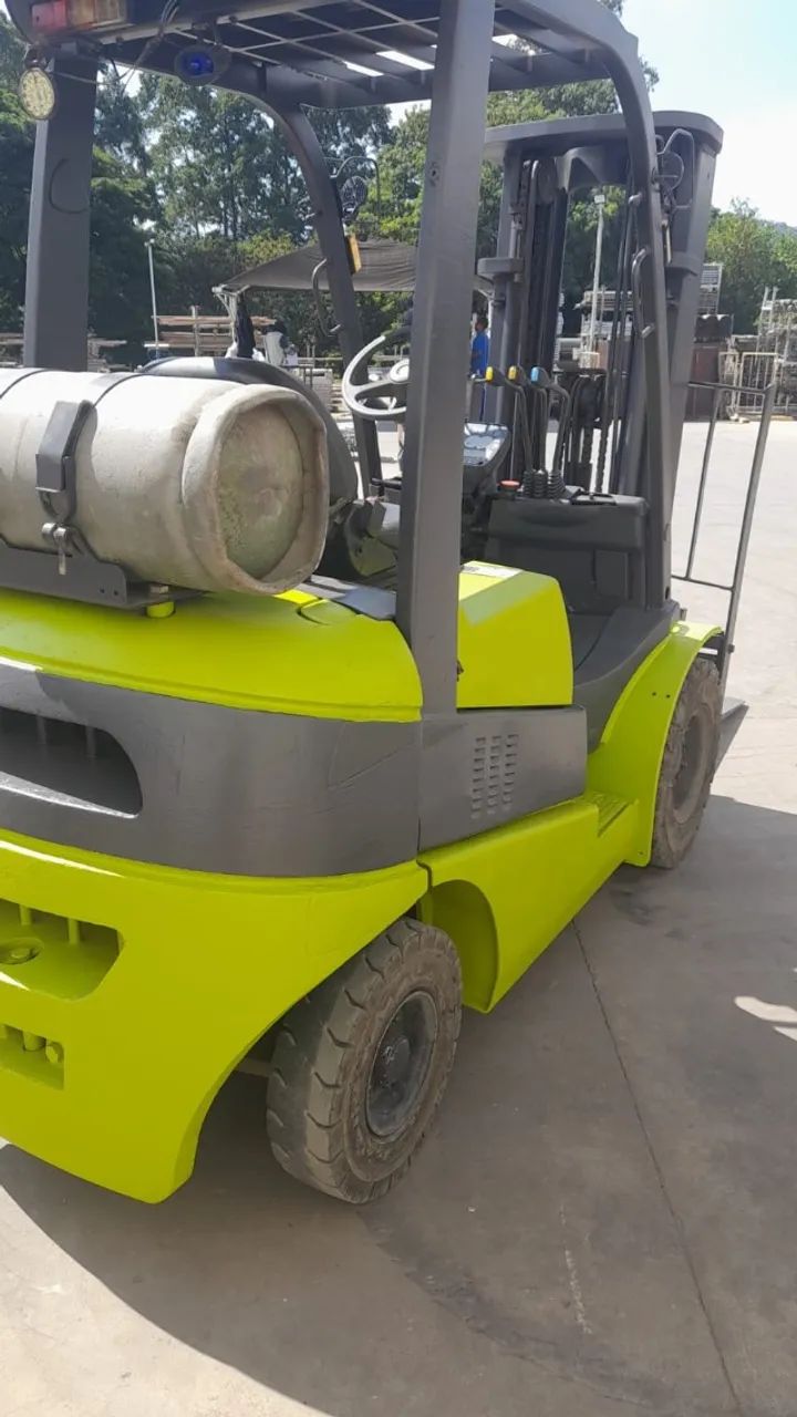 Empilhadeira Clarck C-25 - 2011 - Foto 6