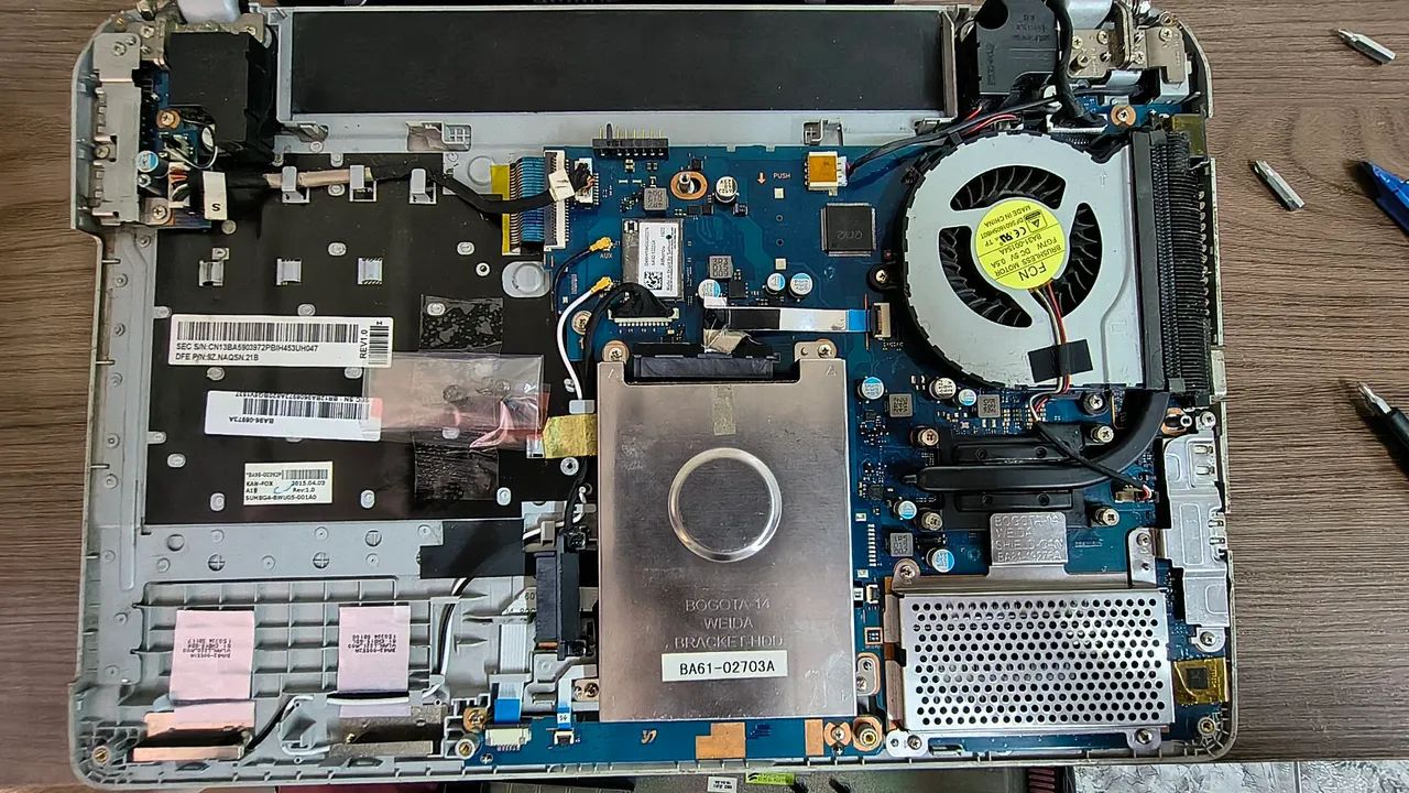 Notebook Samsung Celeron Modelo NP370E4K (Peças) - Foto 3
