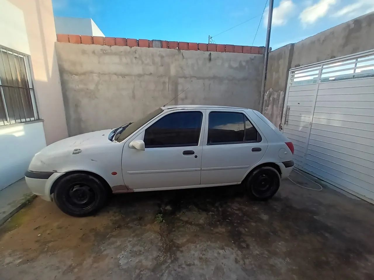 Ford Fiesta GL Class 1.0i 5P 2000 - Foto 4