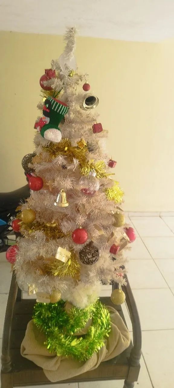Árvore de Natal completa montada.  - Foto 2