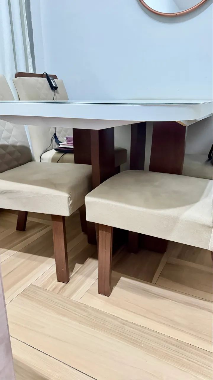 Mesa com 4 cadeiras  - Foto 2