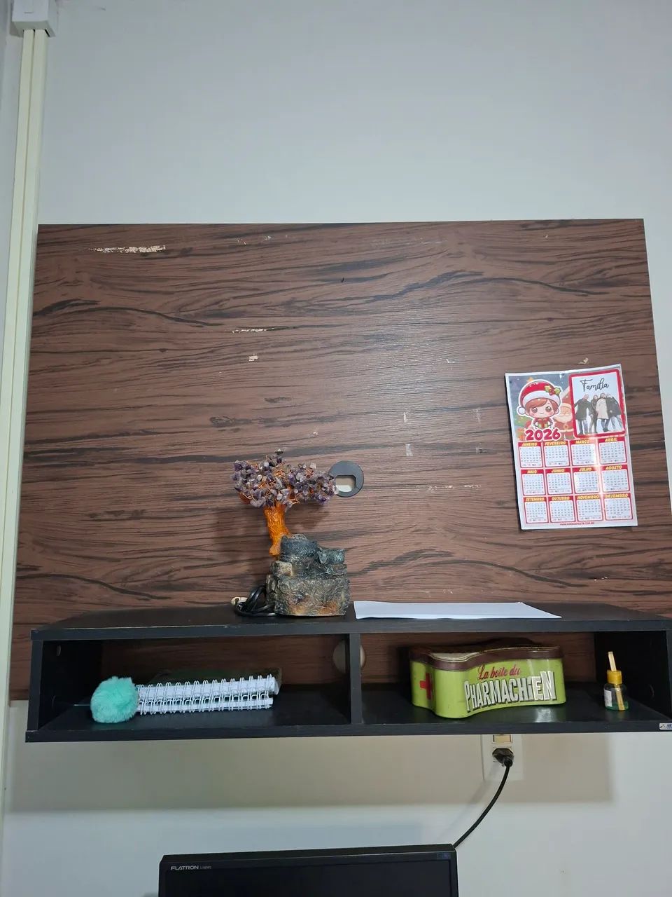 Painel de parede com suporte pra tv