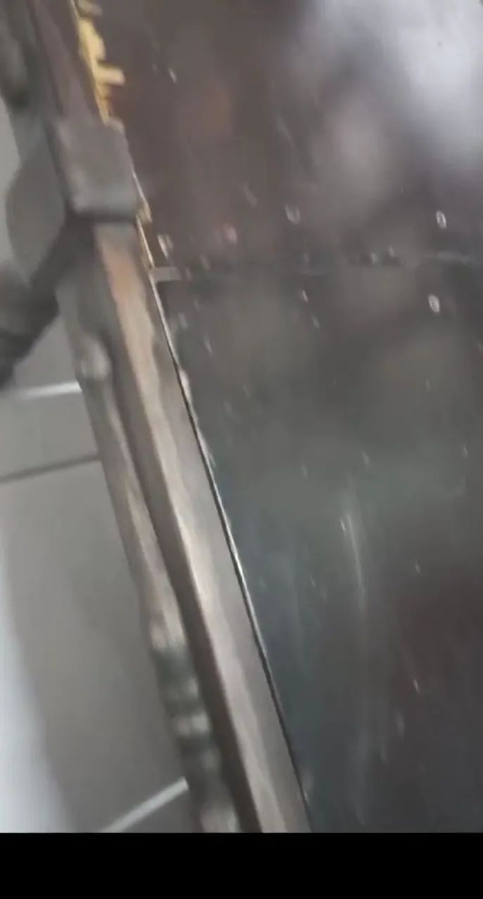 Sofá antigo enorme (2.25 de comprimento)Para ser restaurado  - Foto 5