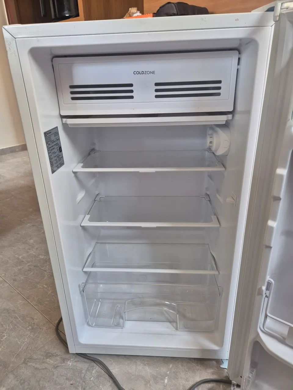 Frigobar electrolux 90l inverter - 1 mês de uso - Foto 3