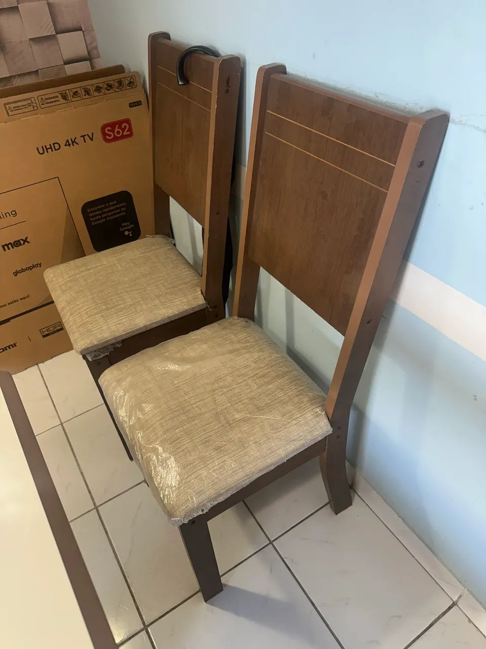 Mesa de jantar 1,50m x 75cm com 4 cadeiras - Foto 5