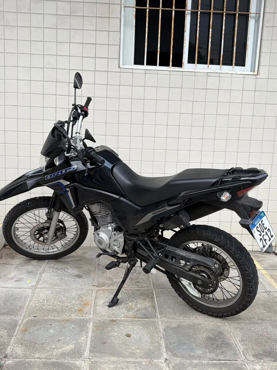 Honda Bros 2024 baixo KM