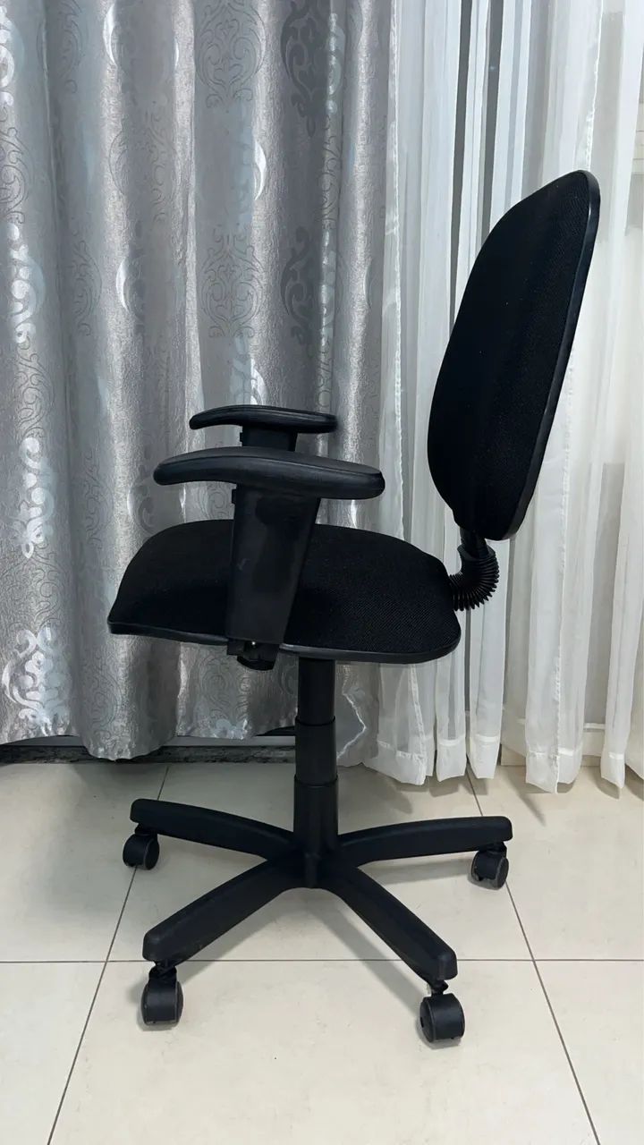 Cadeira Diretor Semi Nova 199,99  - Foto 4