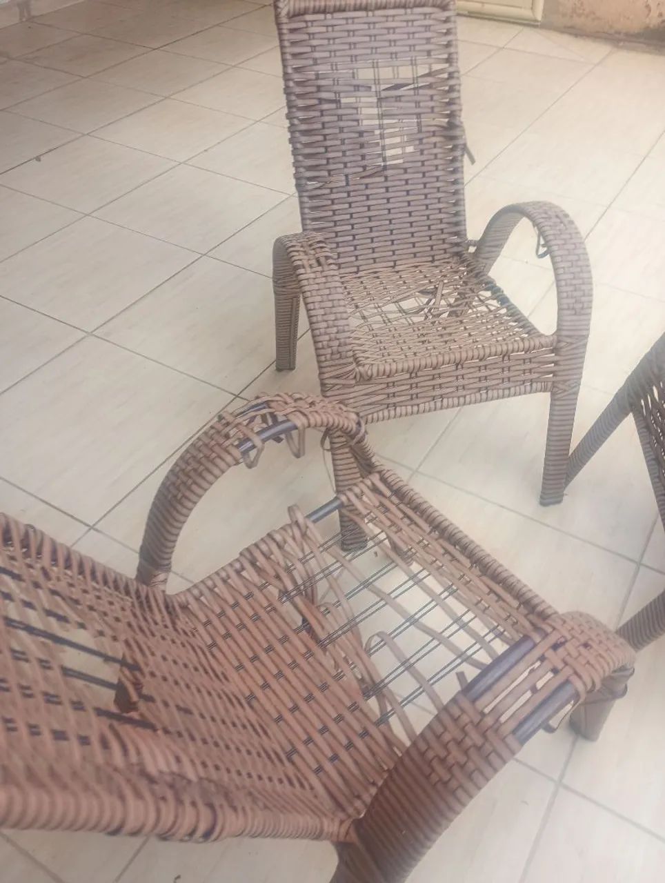Vendo Cadeiras para área externa ou varanda usadas  - Foto 4