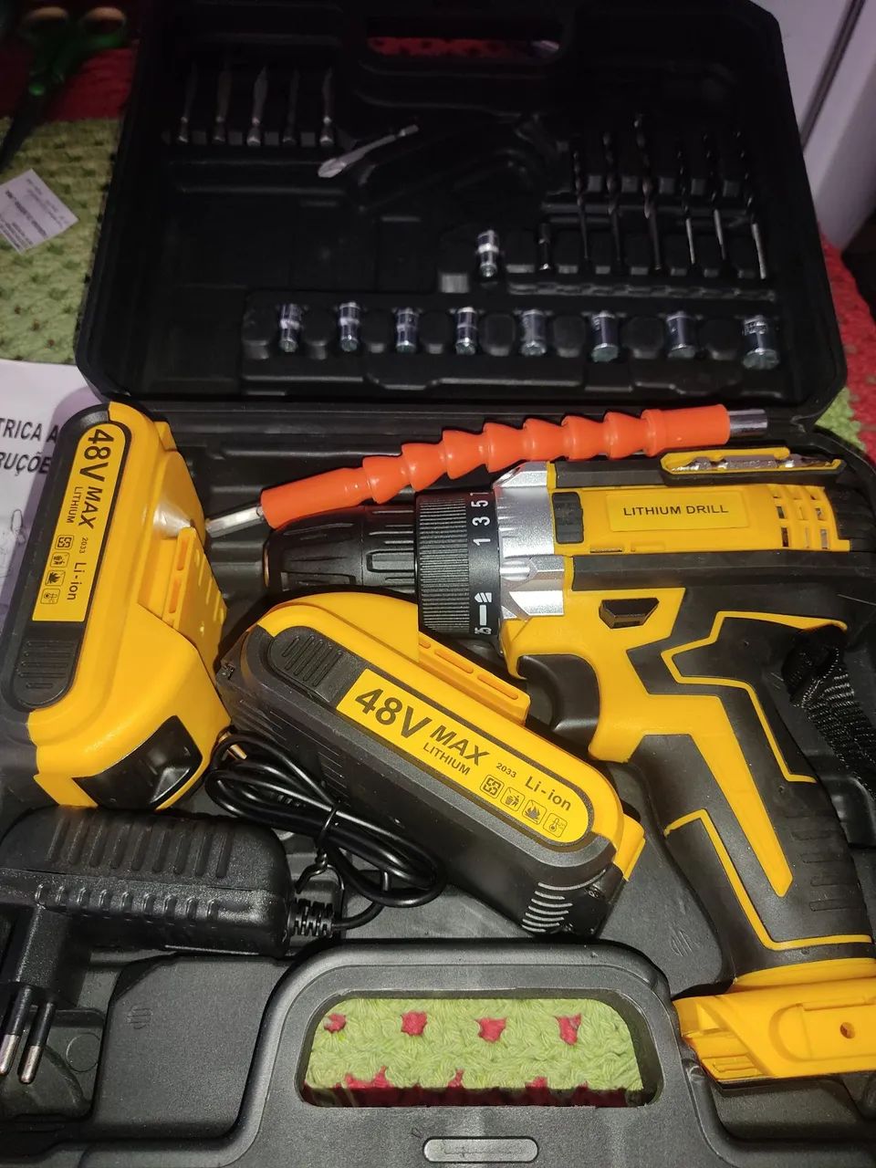 Furadeira e Parafusadeira 48V Sem Fio + 2 Baterias + Maleta Nova