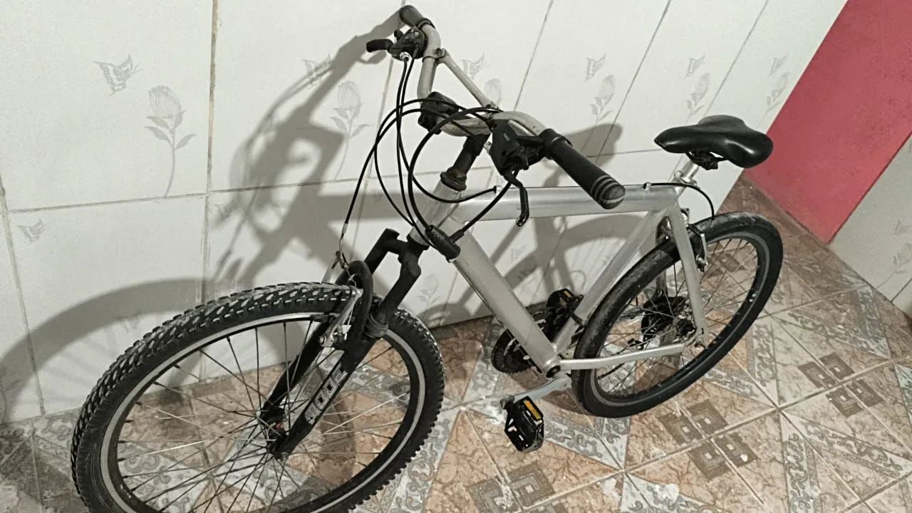 Bicicleta de alumínio aro 26