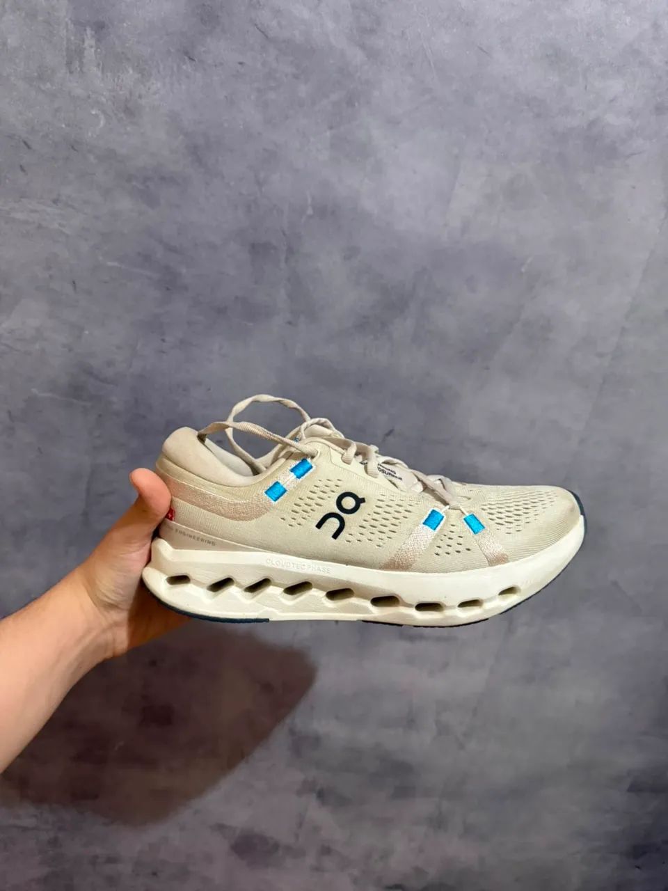 Vendo tênis On cloudsurfer 2