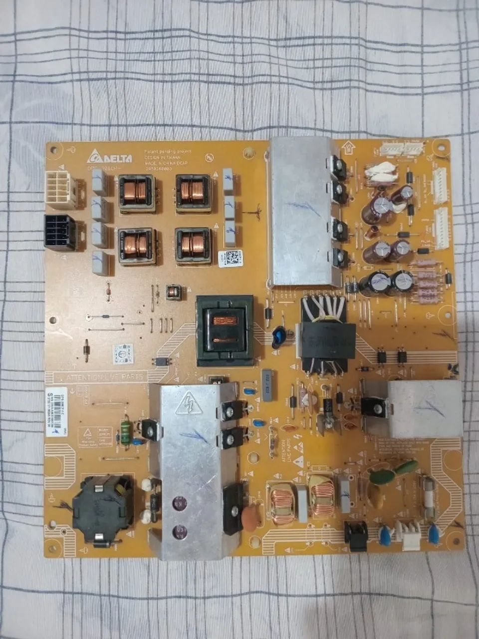 vende-se uma placa fonte de tv philips 40pfl5616d/78