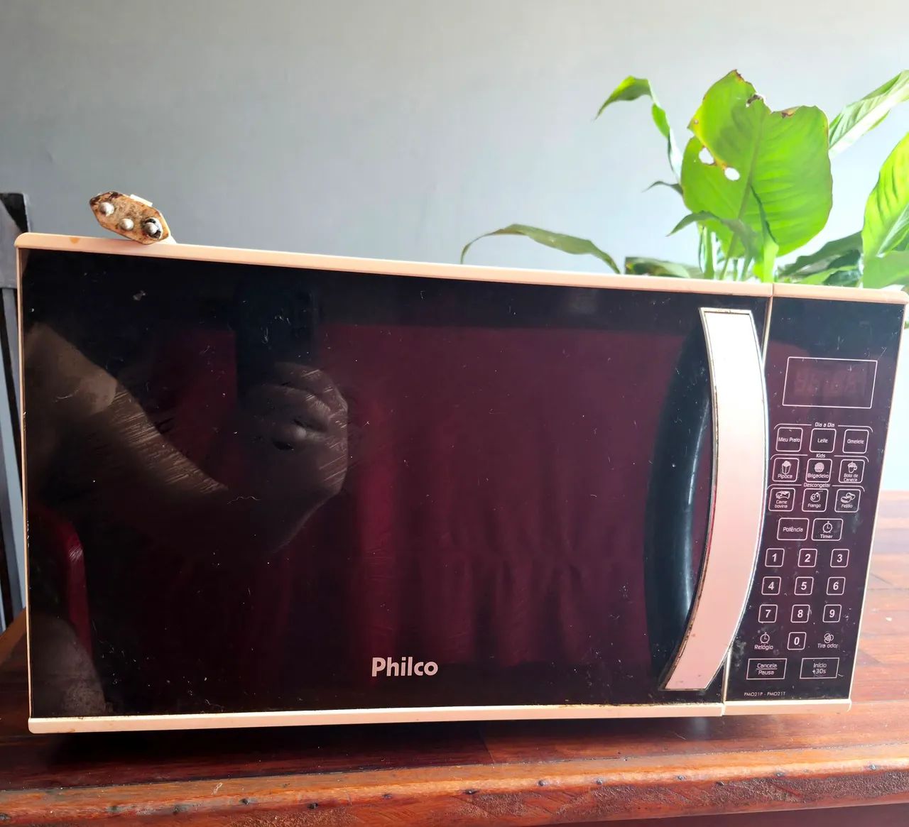 Microondas Philco com defeito. 