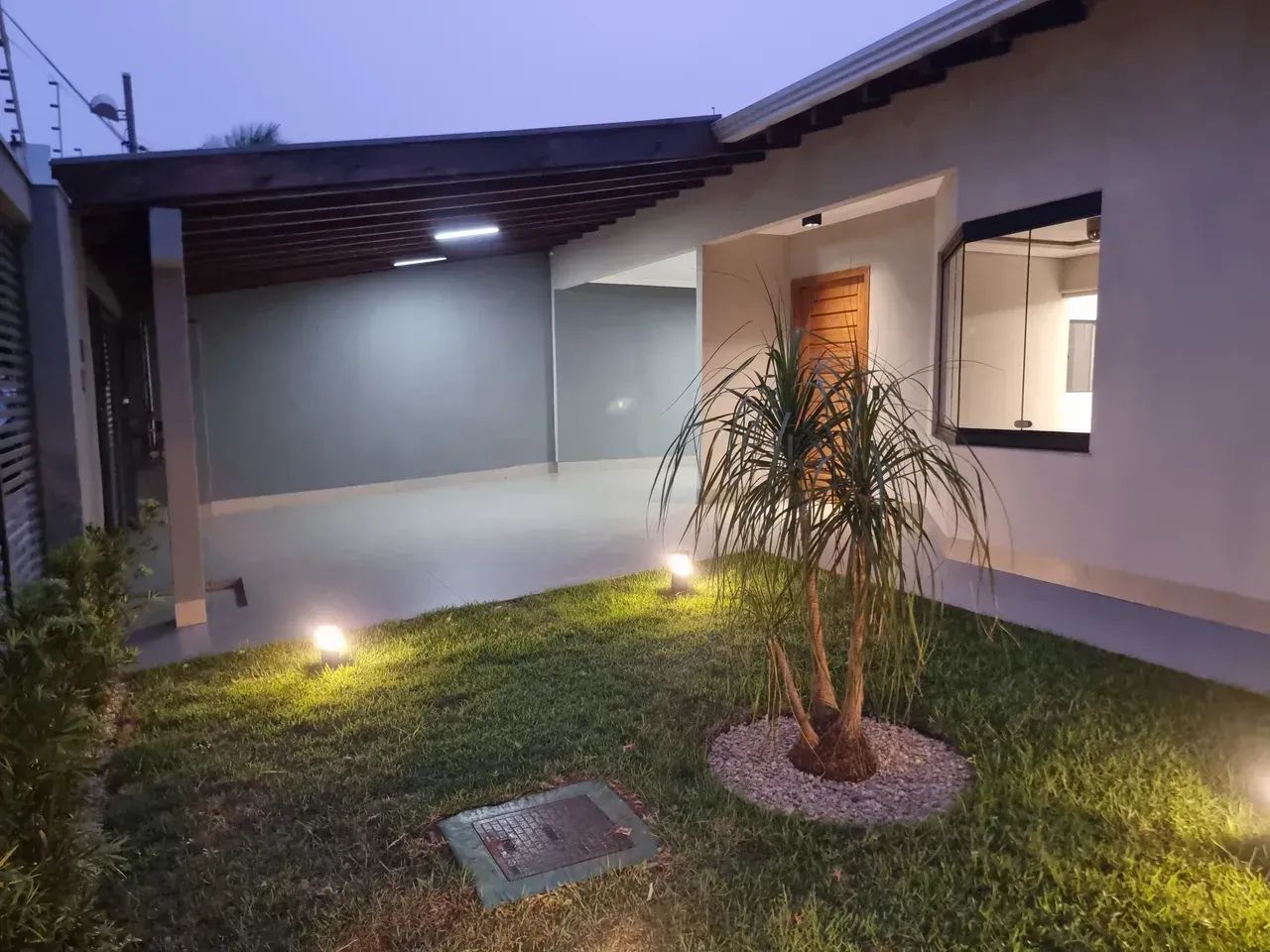 Casa para venda tem 199 metros quadrados com 3 quartos