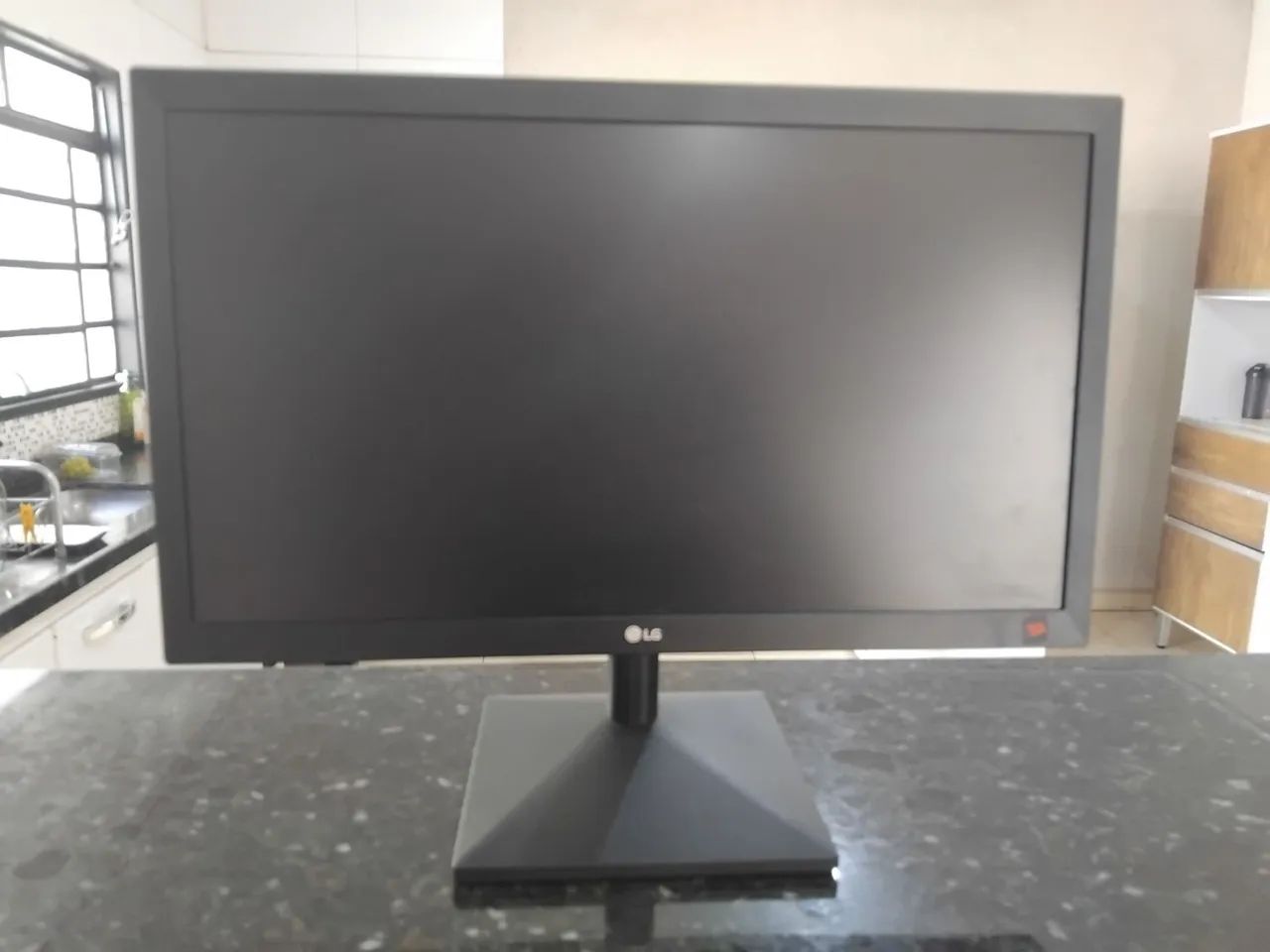 Monitor LG 20  - Foto 2