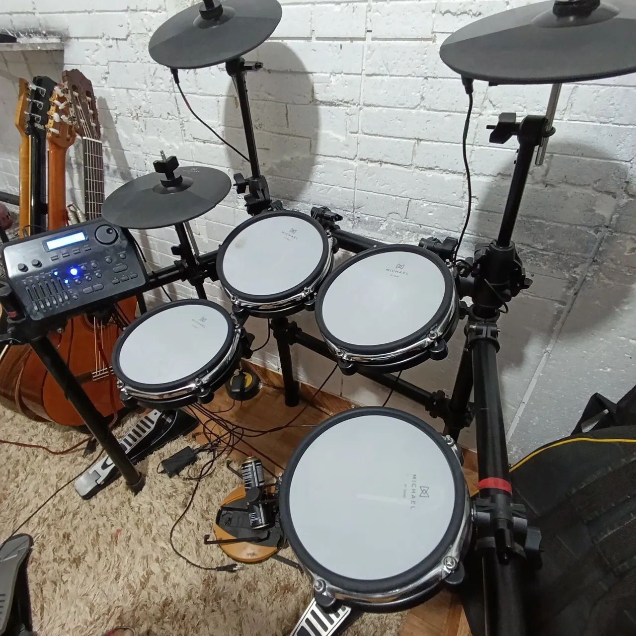 Bateria eletrônica Michael Concert pra vender logo 