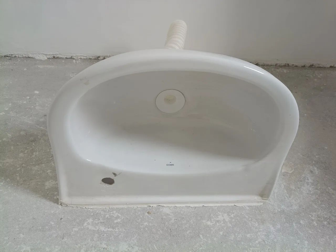 Lavatório para banheiro Deca 