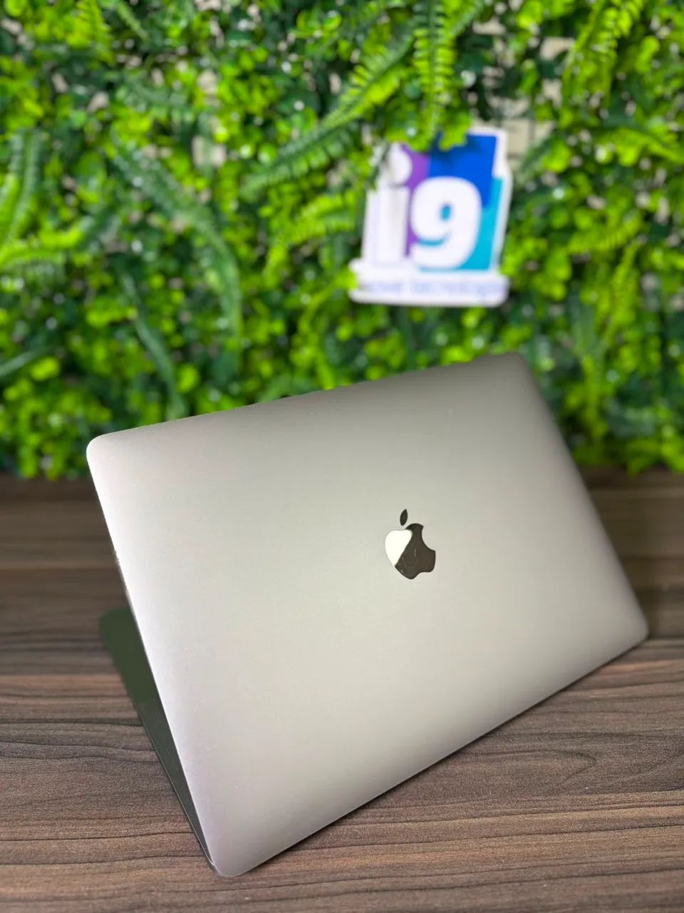 MacBook Pro 2020 Apple M1 8GB 256GB SSD 87% Cor Space Gray A2338