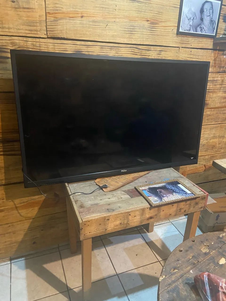 Vendo TV Philco 70 polegadas LCD. Está funcionando tudo, não é Smart