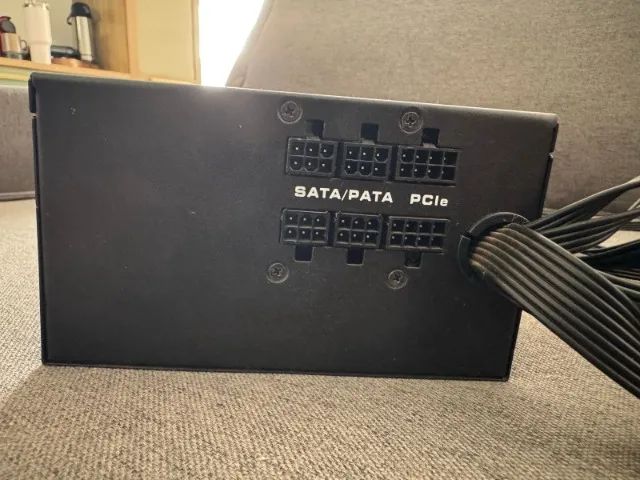 Fonte Gigabyte G750H - 750W Semi modular 80 plus gold  - Foto 3