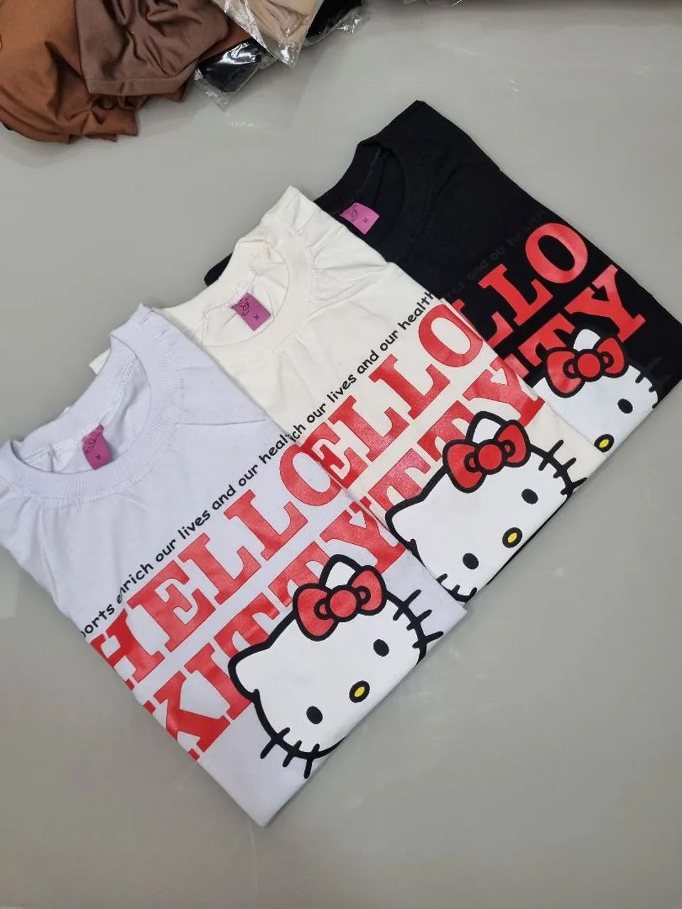 Camiseta Hello Kit - Foto 2