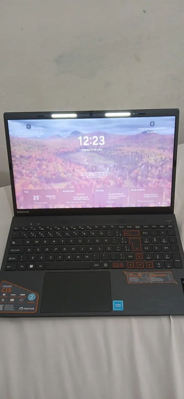 Notebook com tela com defeito