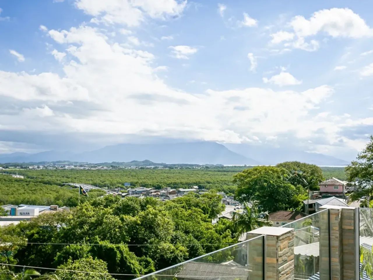 Casa 3 Dormitórios com Terreno de 3.200 m²  Rio Tavares, Florianópolis - Foto 2